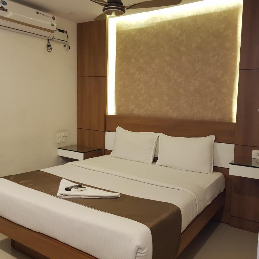 The Galaxy Suites Kochi Екстериор снимка