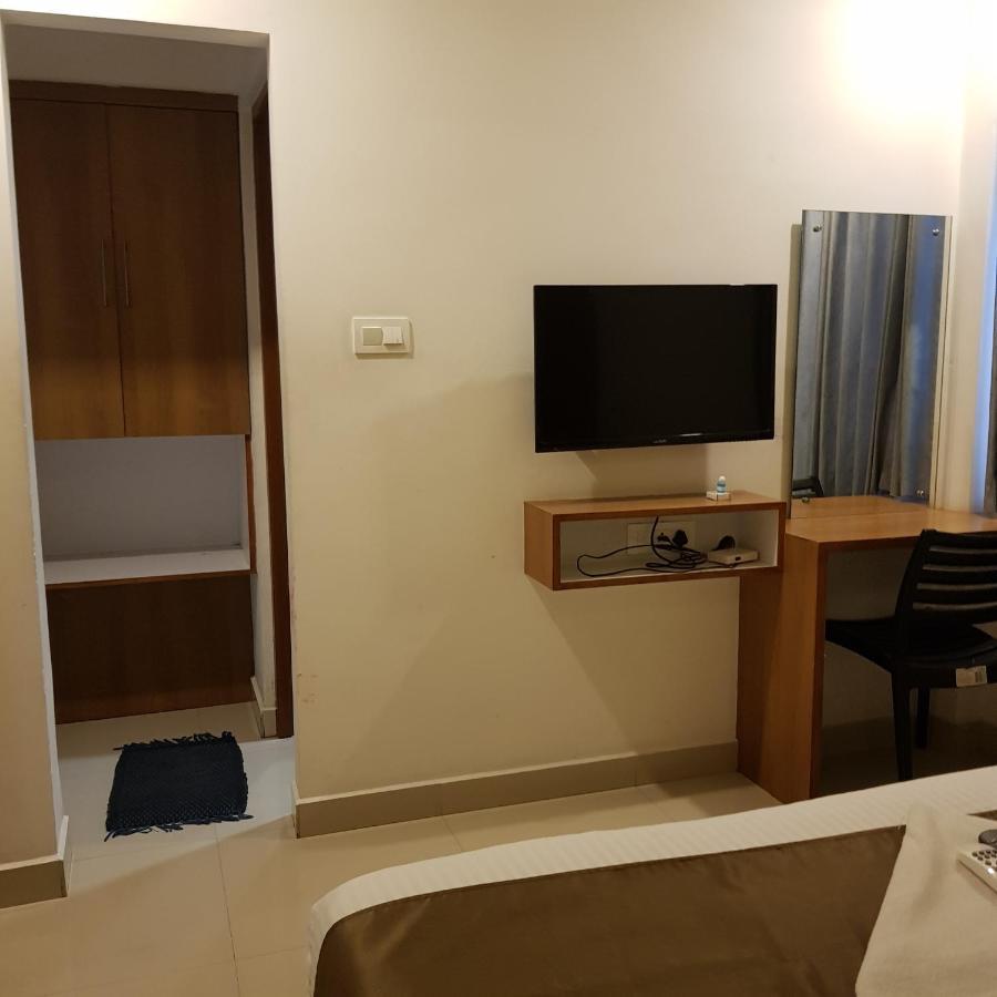 The Galaxy Suites Kochi Екстериор снимка