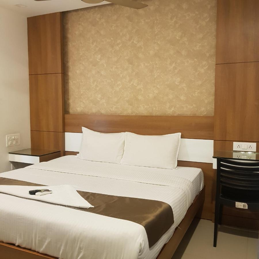 The Galaxy Suites Kochi Екстериор снимка